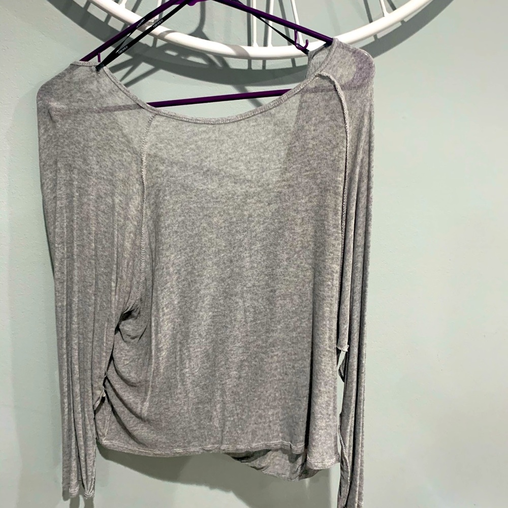 Light weight, long sleeve top